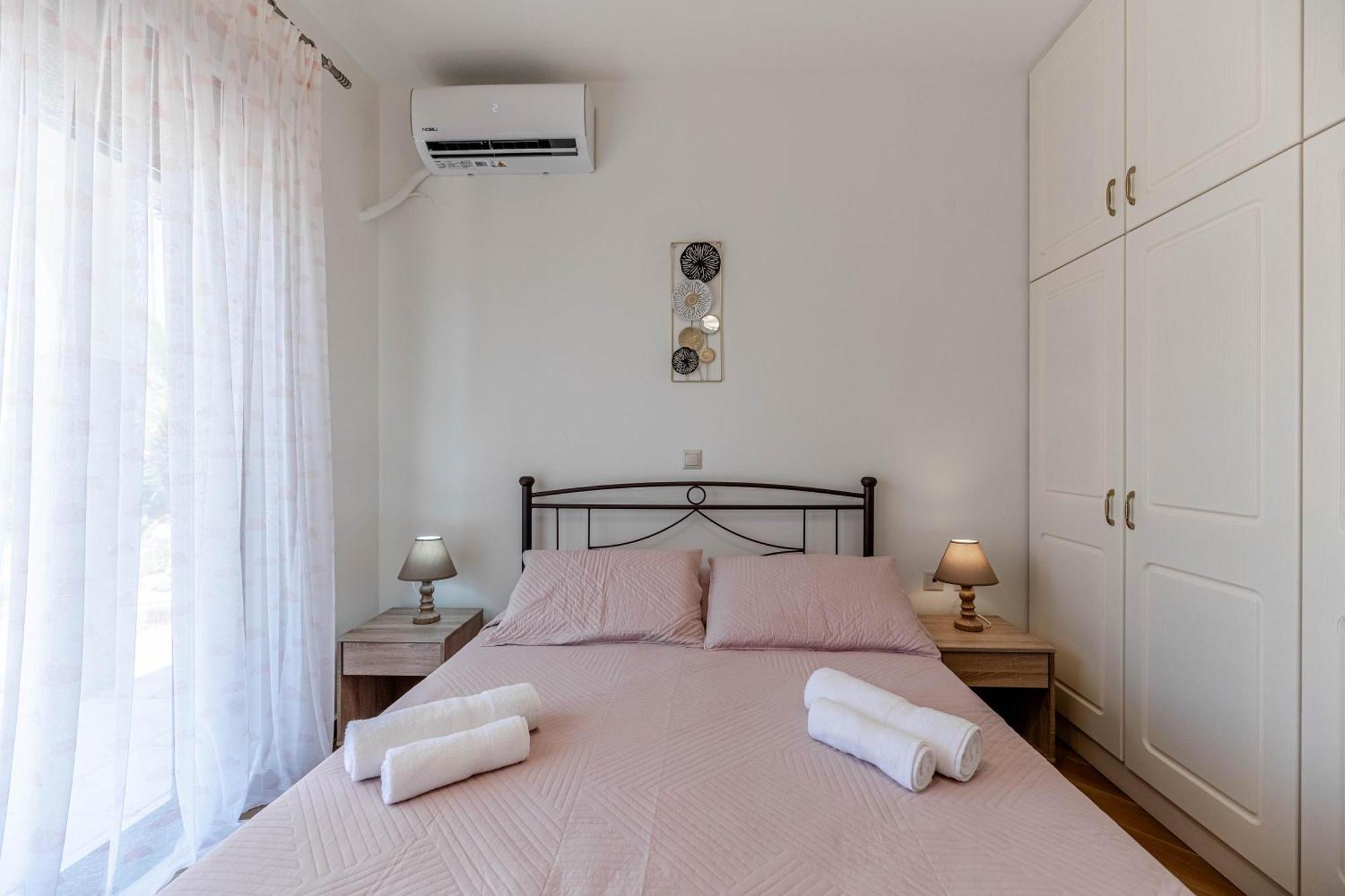 Kira's Lovely Massari Villa Haraki