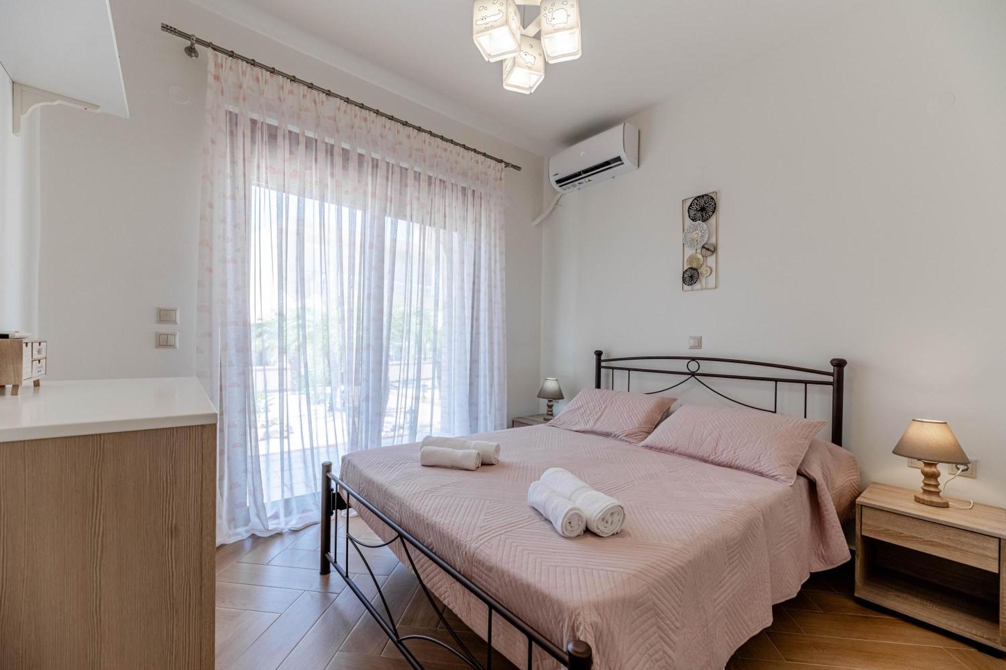 Kira's Lovely Massari Villa Haraki