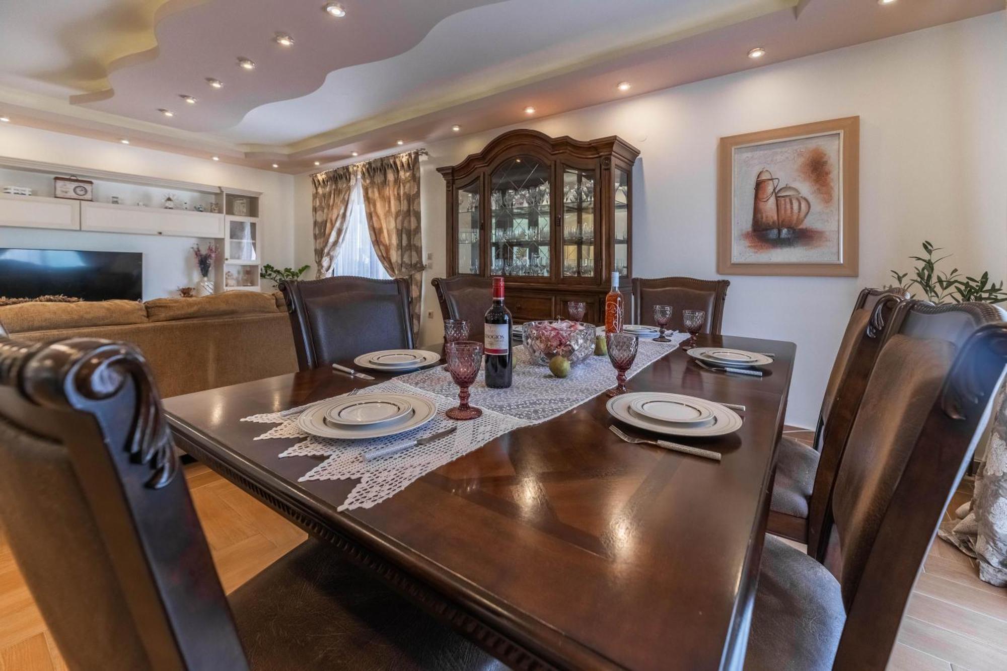 Kira's Lovely Massari Villa Haraki