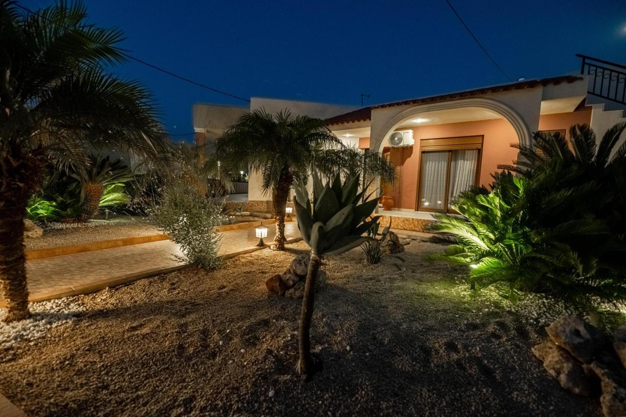 Kira's Lovely Massari Villa *